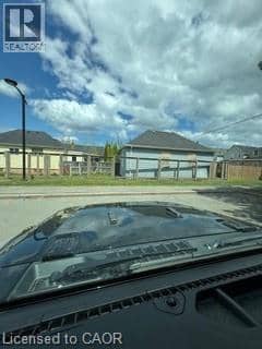 230 COPE Street, Hamilton, photo 3