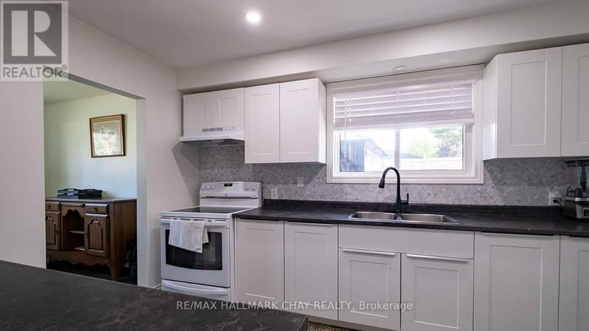 29 Lee Avenue — photo 7 of 35