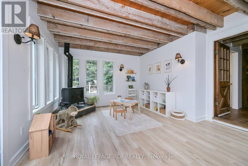 1762 Queen Street — photo 10 of 37