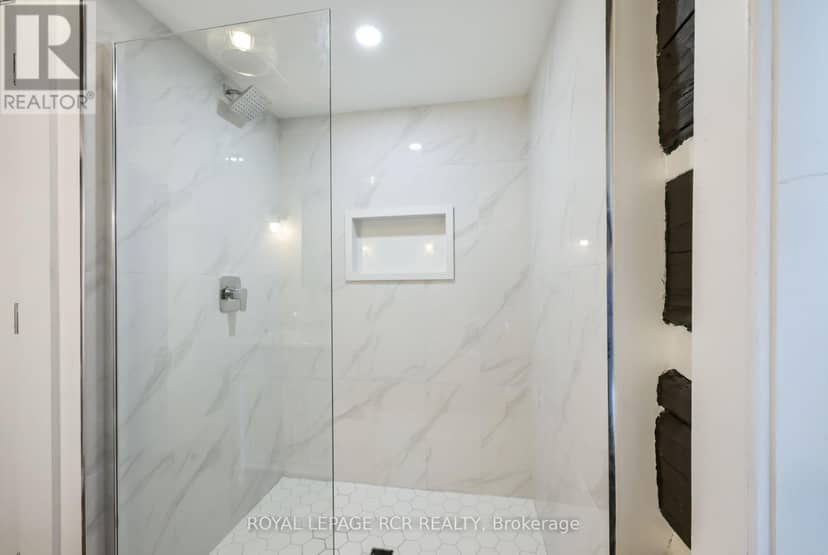 1762 Queen Street — photo 16 of 37