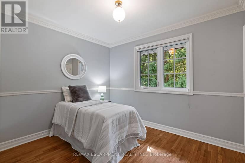 401 Cairncroft Road — photo 15 of 33