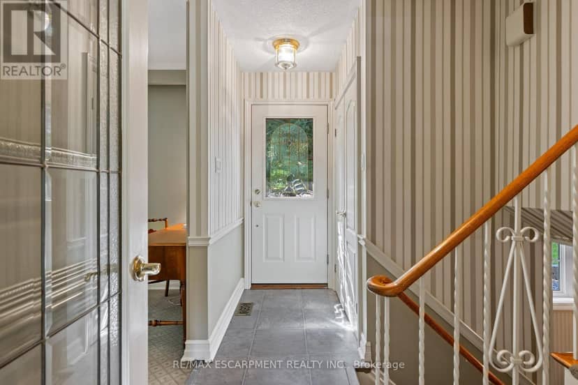 401 Cairncroft Road — photo 7 of 33