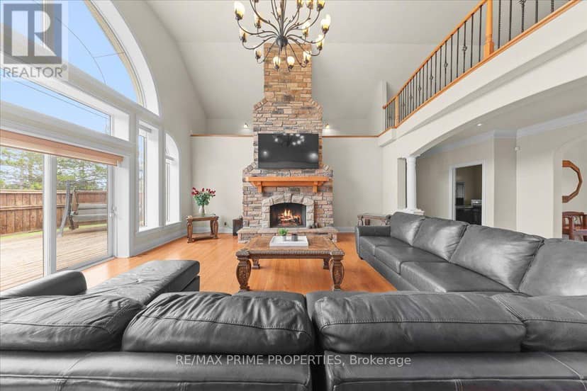1435 Shalom Street — photo 7 of 40