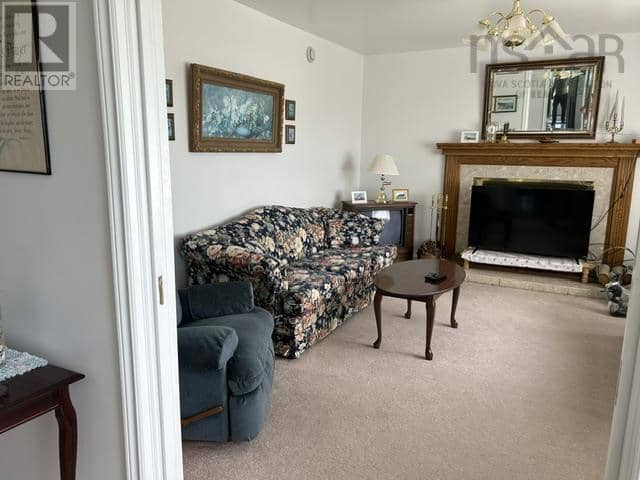 84 Mountain Road — photo 9 of 22