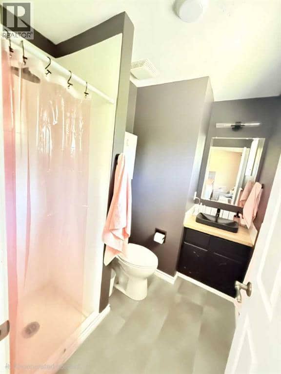 5402 53 Street — photo 21 of 36