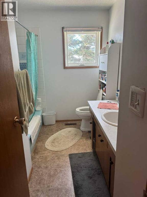 5402 53 Street — photo 22 of 36