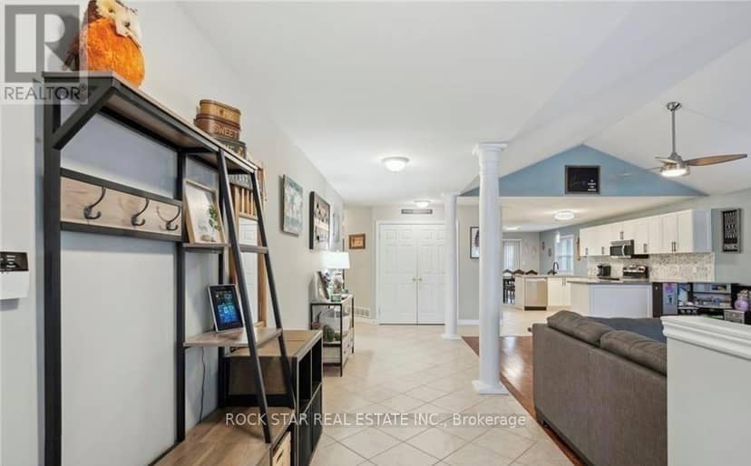 996 Beach Boulevard, Hamilton, photo 3
