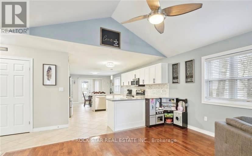 996 Beach Boulevard, Hamilton, photo 6