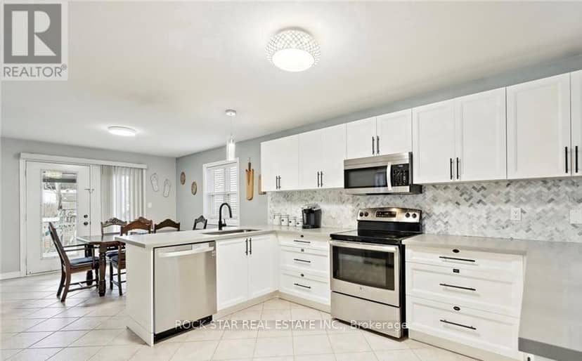 996 Beach Boulevard, Hamilton, photo 8