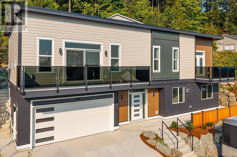 908 Craig Rd, Ladysmith