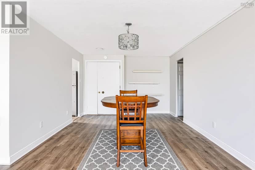 510 5959 Spring Garden Road — photo 14 of 33