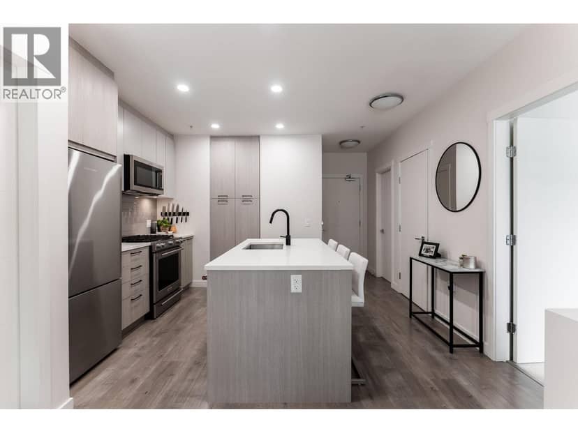 206 707 COMO LAKE AVENUE, Coquitlam