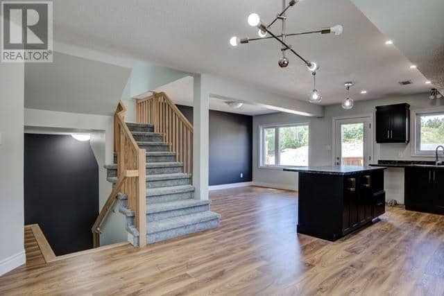 1503 Montrose — photo 4 of 23