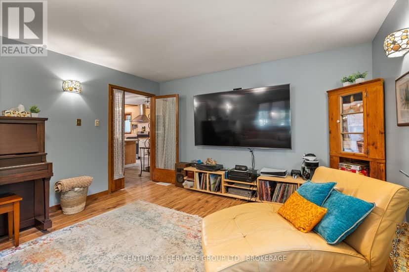 4212 Pine Ridge Drive — photo 16 of 40
