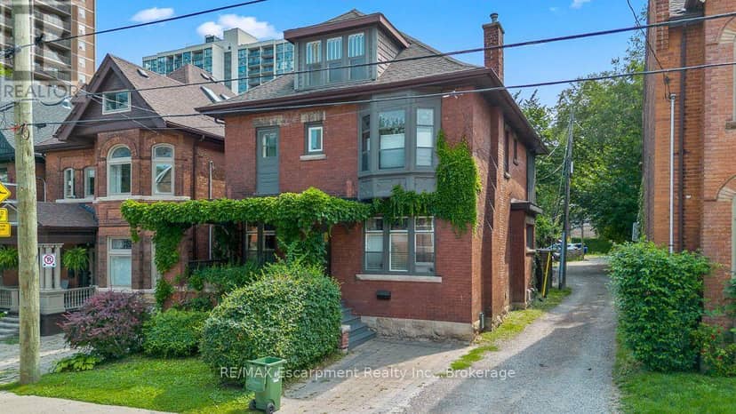 217 Caroline Street S, Hamilton, photo 2