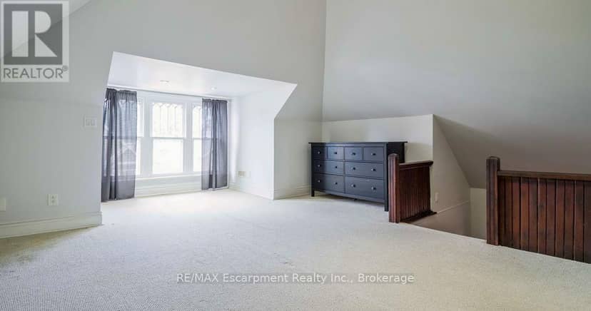 217 Caroline Street S — photo 30 of 40