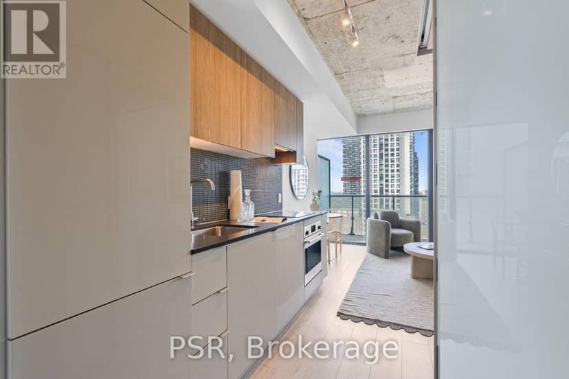 2601 - 161 Roehampton Avenue — photo 11 of 25