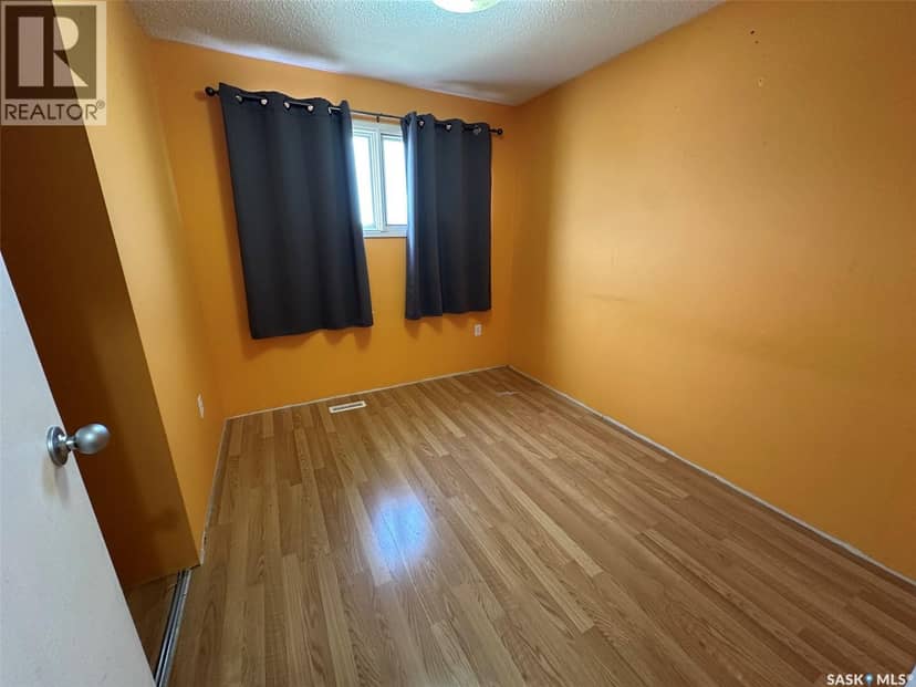 602 4th STREET, Estevan, photo 6