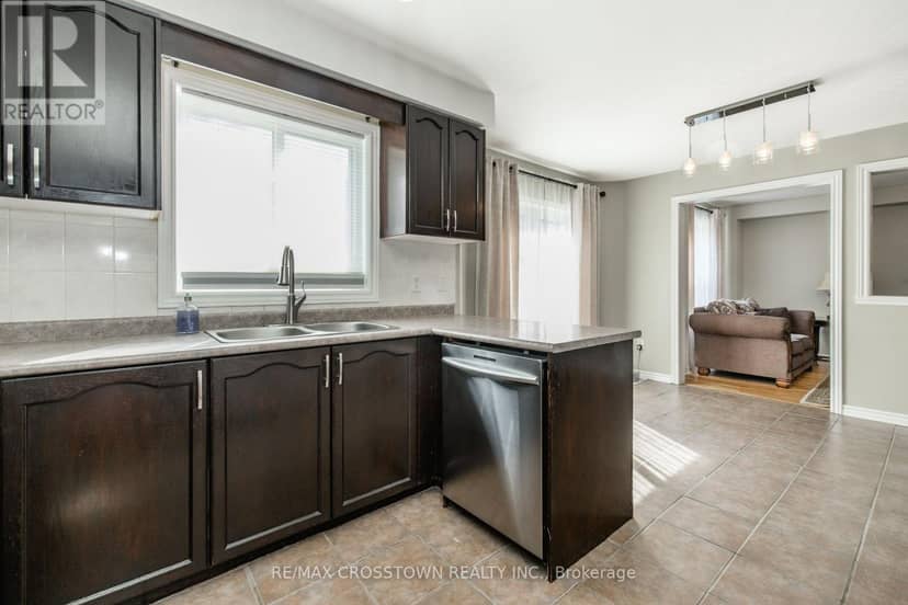 5 Kelsey Crescent — photo 21 of 40