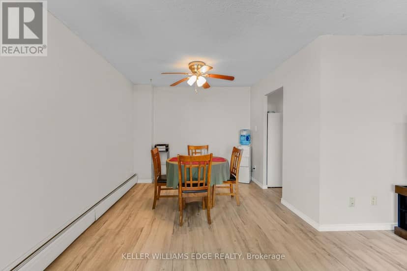 708 - 975 Warwick Court — photo 15 of 40