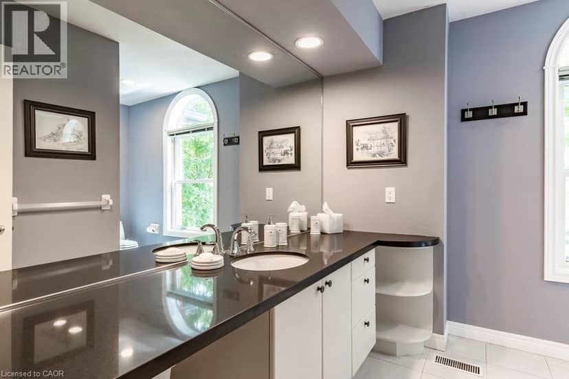 223 BRIAR HILL Crescent — photo 32 of 40