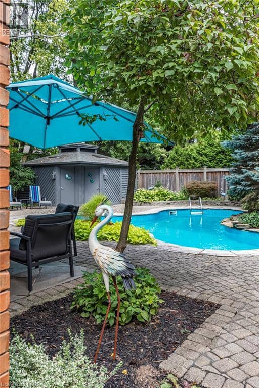 223 BRIAR HILL Crescent — photo 38 of 40