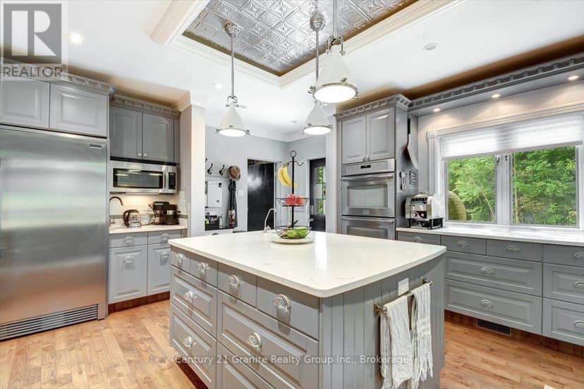 41 Maple Street — photo 14 of 40
