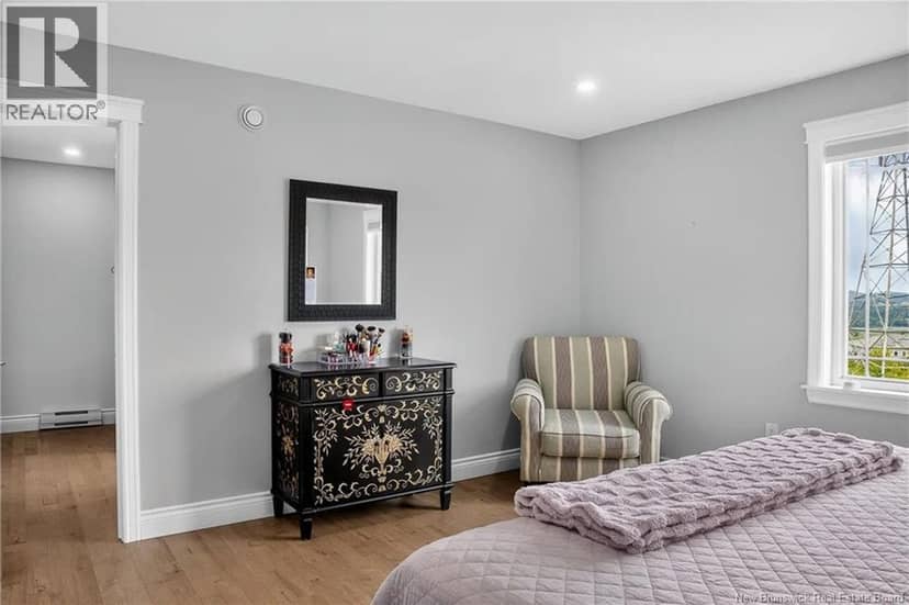 34 McMaster Avenue — photo 21 of 40