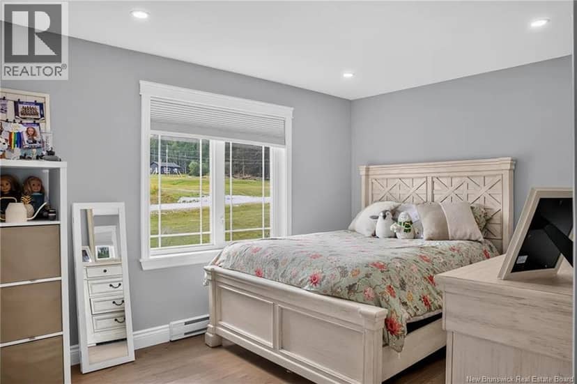 34 McMaster Avenue — photo 19 of 40