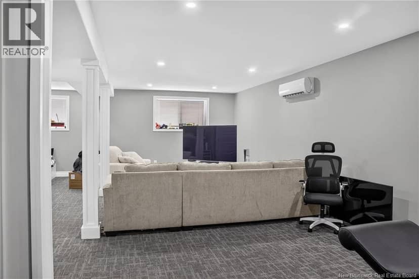 34 McMaster Avenue — photo 29 of 40