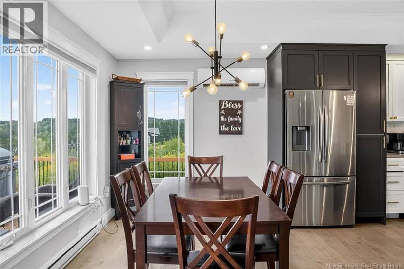 34 McMaster Avenue — photo 10 of 40