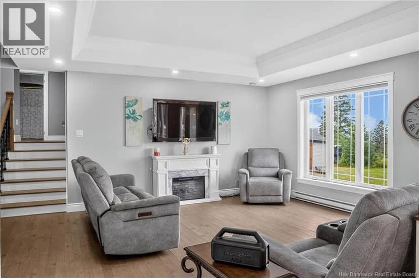34 McMaster Avenue — photo 7 of 40
