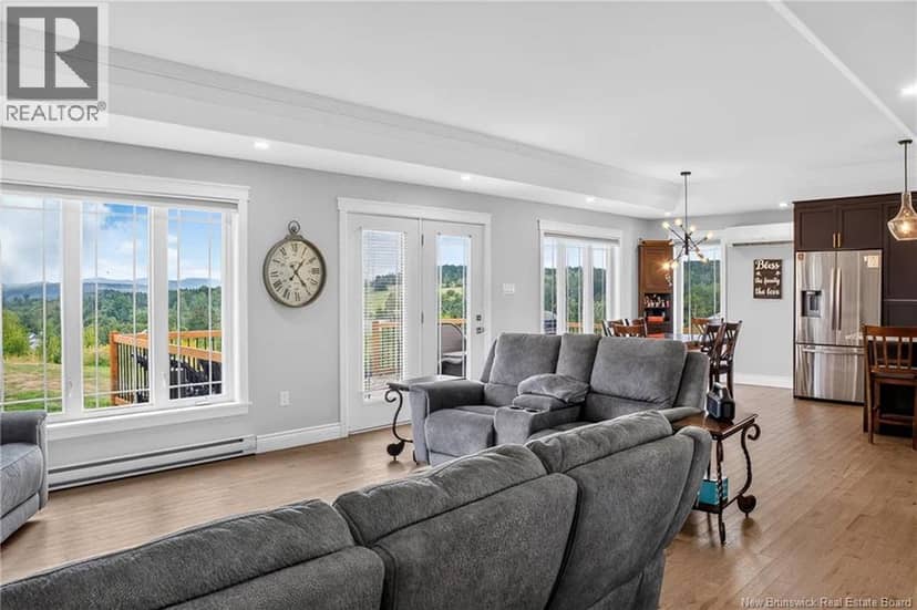 34 McMaster Avenue — photo 6 of 40
