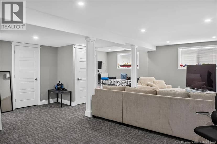 34 McMaster Avenue — photo 26 of 40