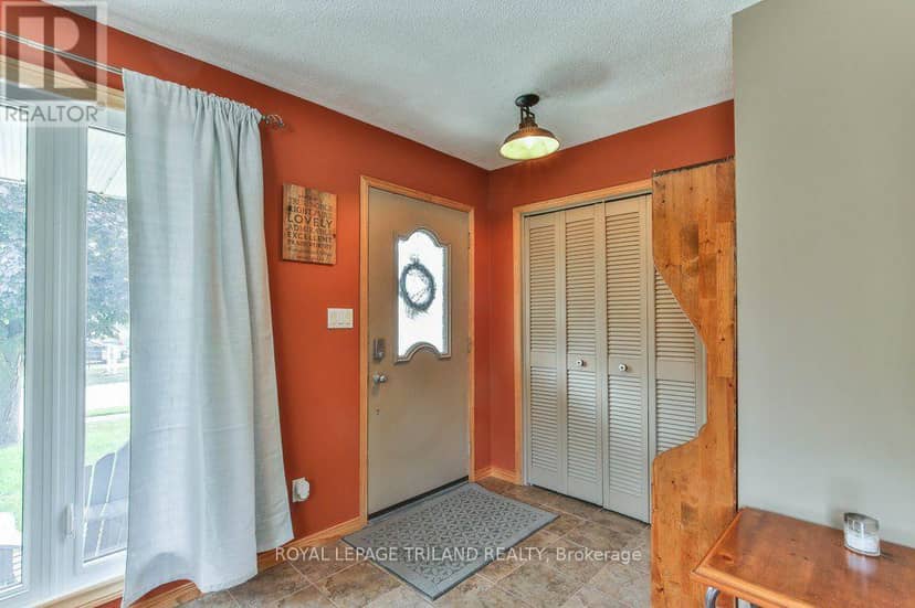 425 Queen Street — photo 5 of 40