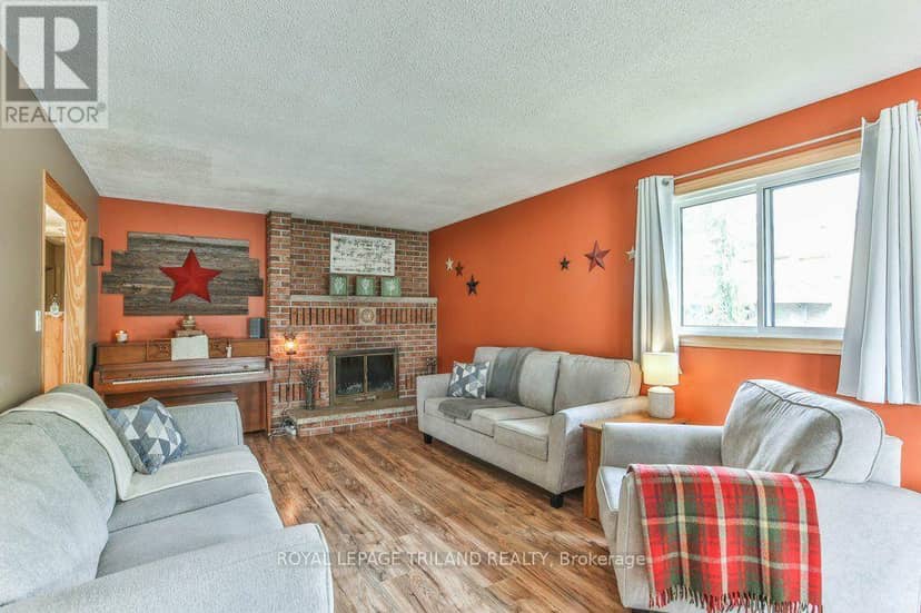 425 Queen Street — photo 6 of 40