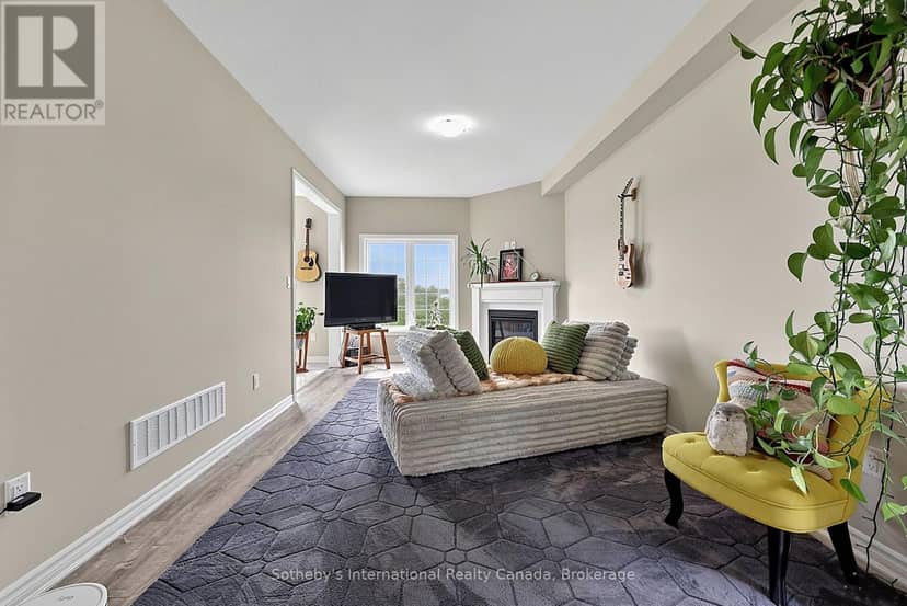 270 Springfield Crescent — photo 17 of 40