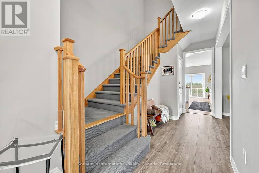 270 Springfield Crescent — photo 25 of 40