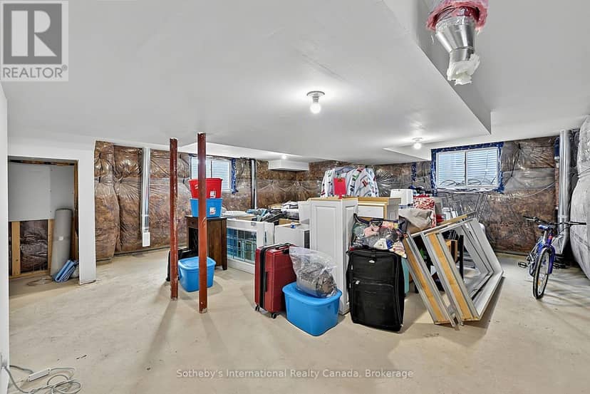 270 Springfield Crescent — photo 39 of 40