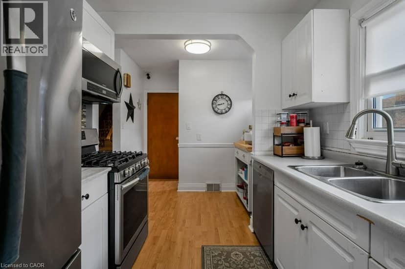 6782 DORCHESTER Road — photo 9 of 40