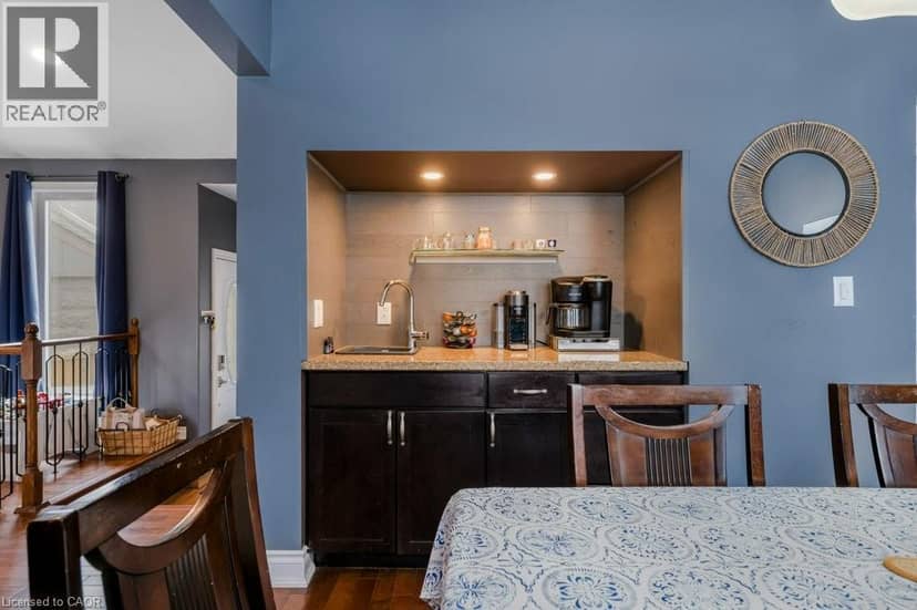6782 DORCHESTER Road — photo 14 of 40