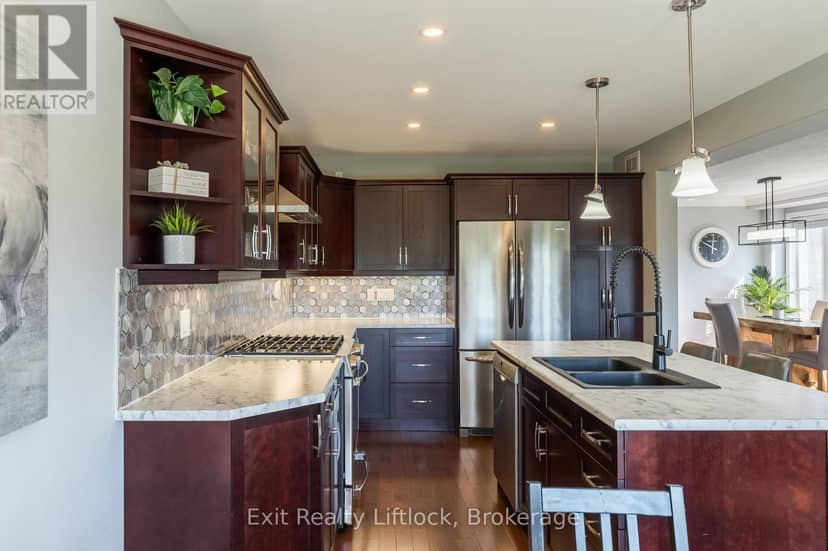 11 Darrell Drain Crescent — photo 12 of 40