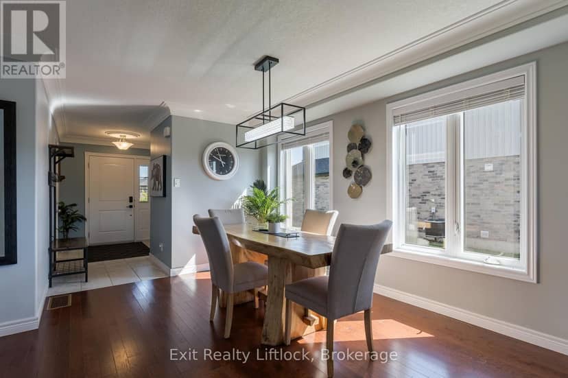11 Darrell Drain Crescent — photo 8 of 40