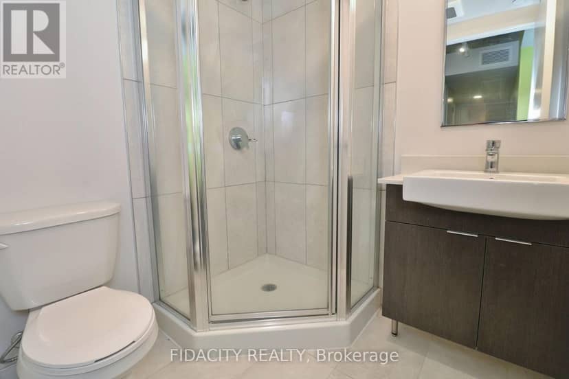 1915 - 105 Champagne Avenue S — photo 6 of 21