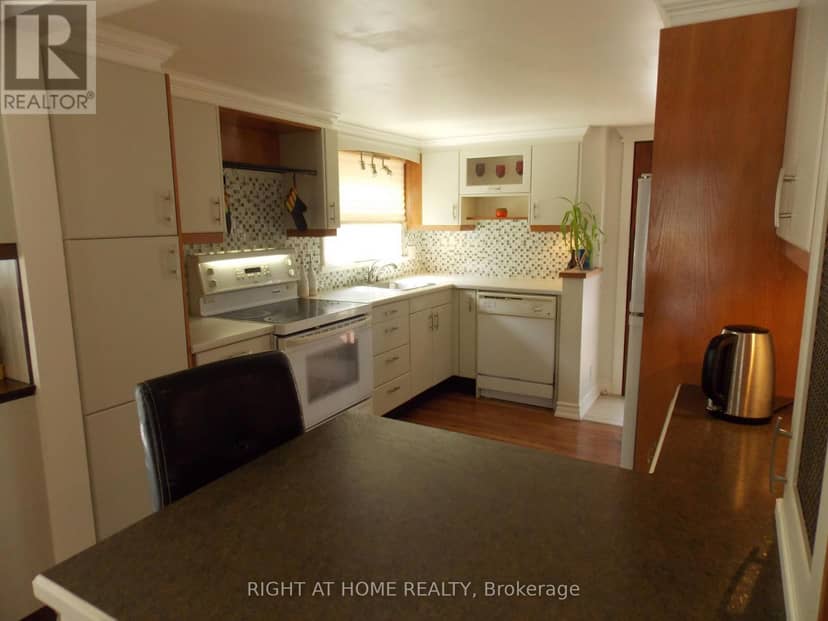 10 Rosehill Drive, Whitchurch-Stouffville, photo 3