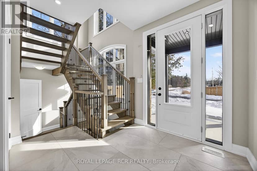 28 St. George Street — photo 20 of 40