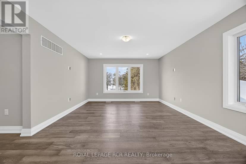 28 St. George Street — photo 21 of 40