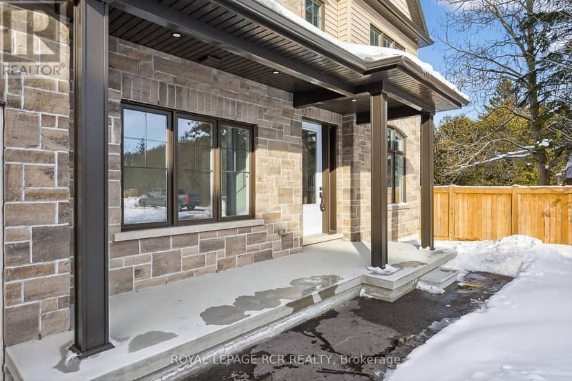 28 St. George Street — photo 4 of 40