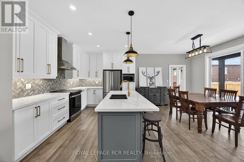 28 St. George Street — photo 8 of 40