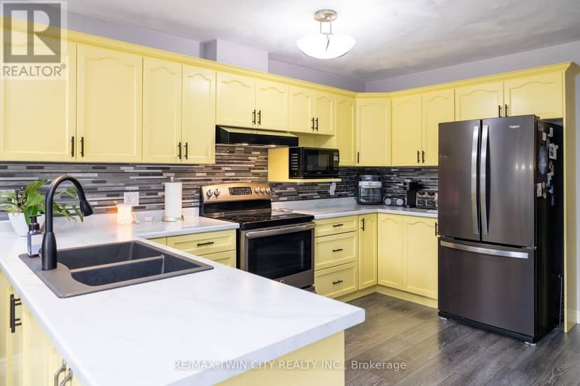 6 - 5 Yin Street — photo 11 of 19